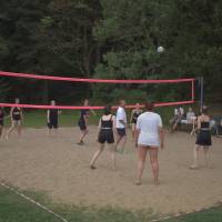 Beach-Volleyball spielen